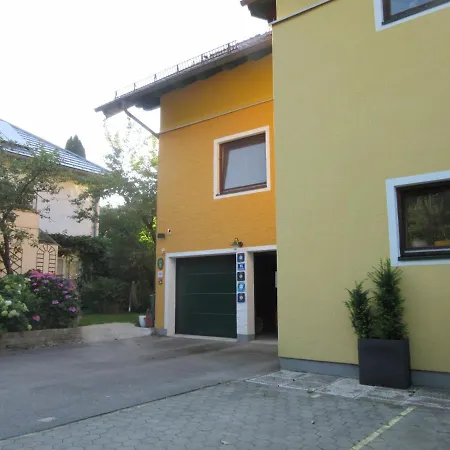 アパート Appartement-heuberg